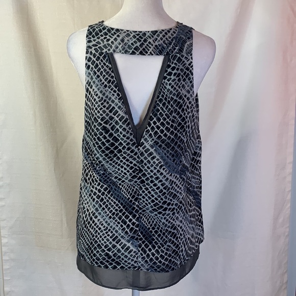 Banana Republic Factory Snakeskin V Neck Sleeveless Top - Picture 8 of 12